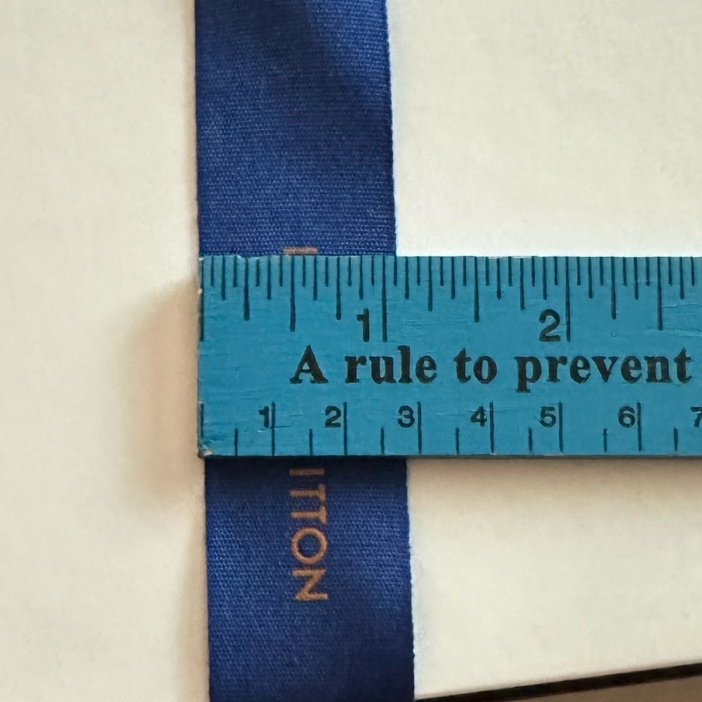 Louis Vuitton Ribbon - Picture 3 of 3